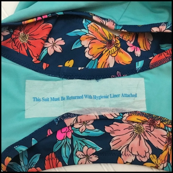 NWOT Shade & Shore Cutout One Piece Swimsuit - Picture 7 of 9